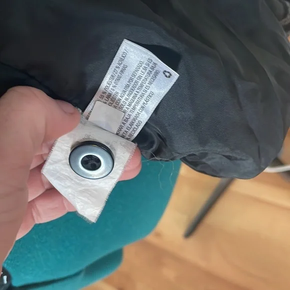 WARM GRAY BLACK GEOMETRIC COAT WITH HOOD perfect for snowy days - Picture 8 of 12